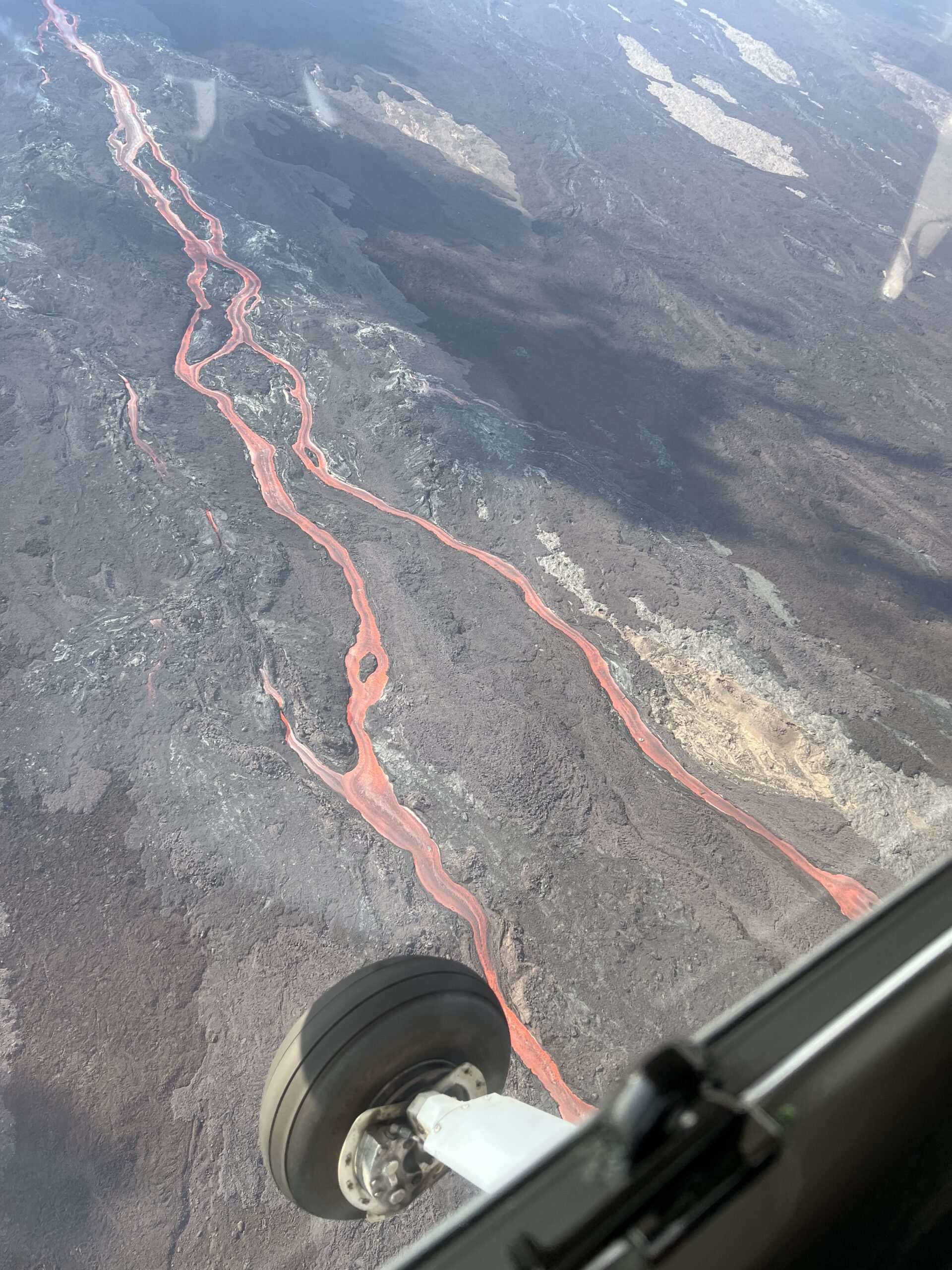 Mauna Loa latest lava flows from Fissure 3 …….Dec 2022 activity!